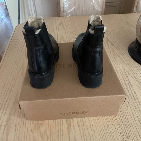 Steve Madden woman’s boots - Picture 2 of 9